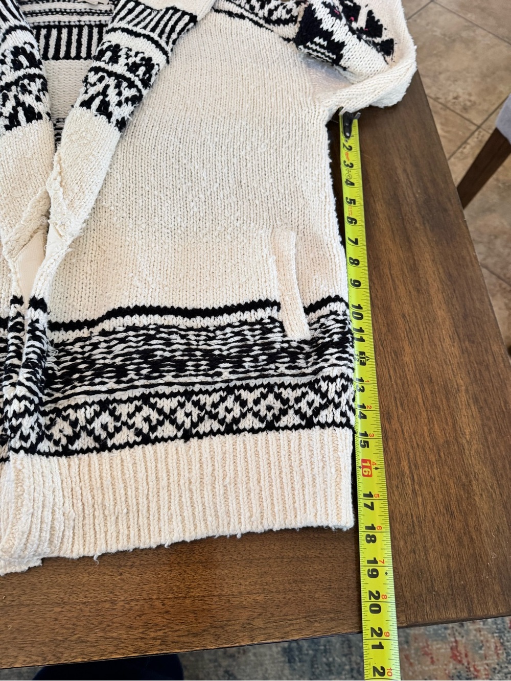 Pilcro Slouchy waves Ivory & Black Star Motif Knit Cardigan - Picture 10 of 10